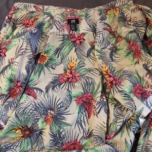 “Hawaiian”/floral print shirt